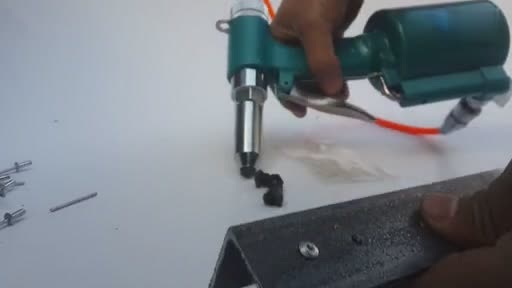 新買的氣動鉚釘槍安裝使用指南與金屬材料拉釘實戰(zhàn)操作攻略